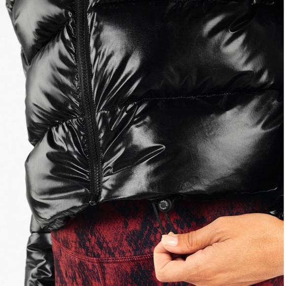 Fabletics Wander Puffer Jacket Size Large - Picture 4 of 14